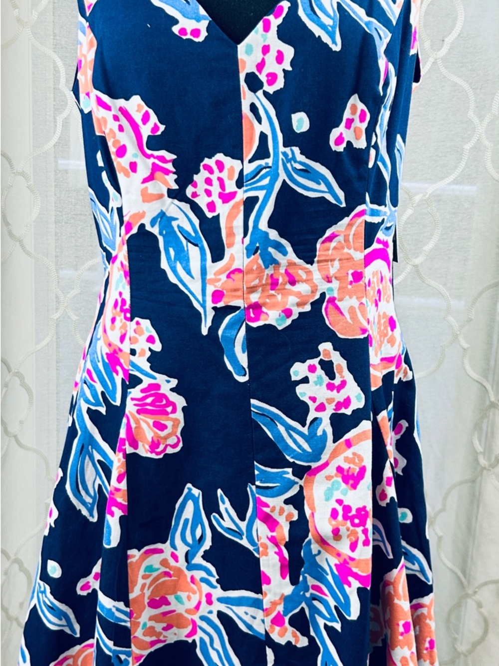 CLOVE DRESS. Women's Floral Navy V-Neck Fit & Flare Dress Size 12 NWT.